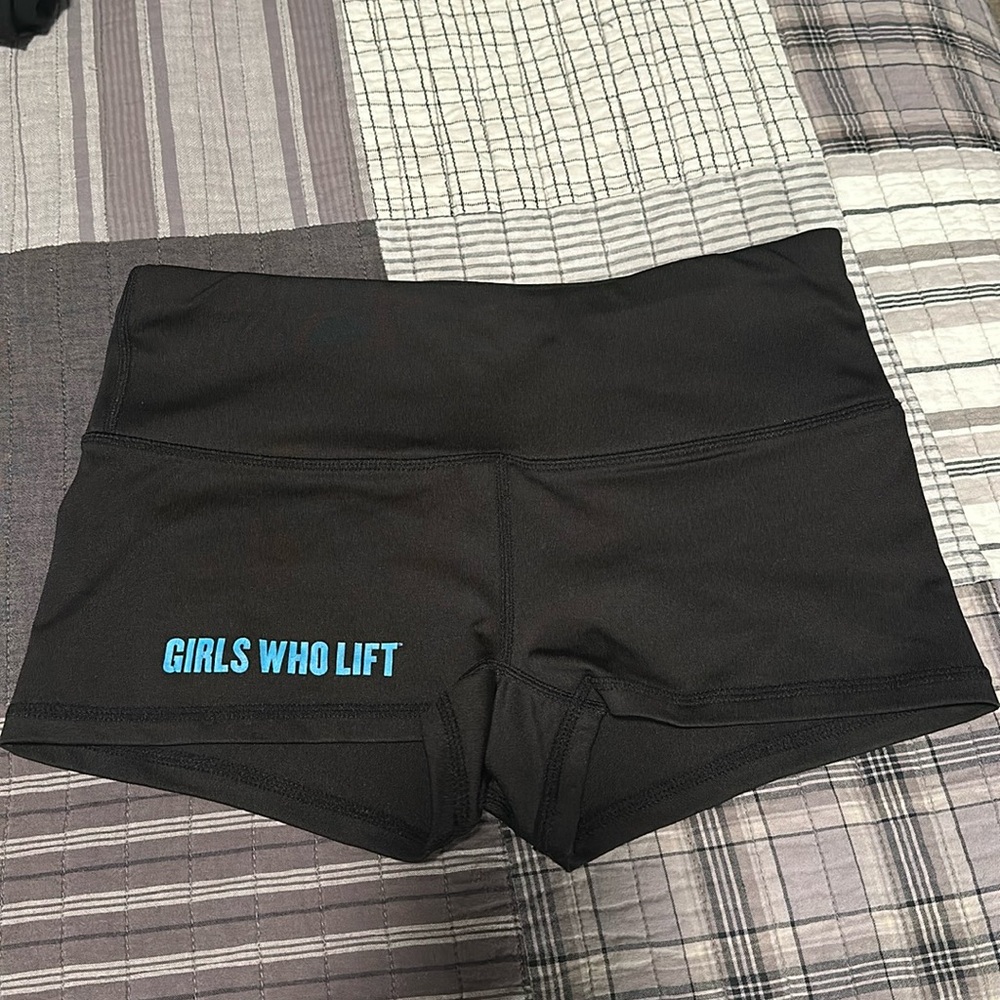 Girls Who Lift shorts size small